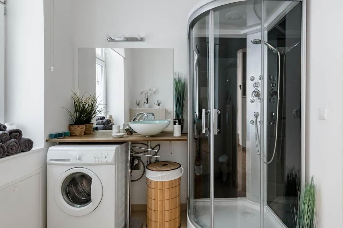 ⍟Luxurious And Spacious⍟ 5 Min Walk To City Center Bécs Kültér fotó